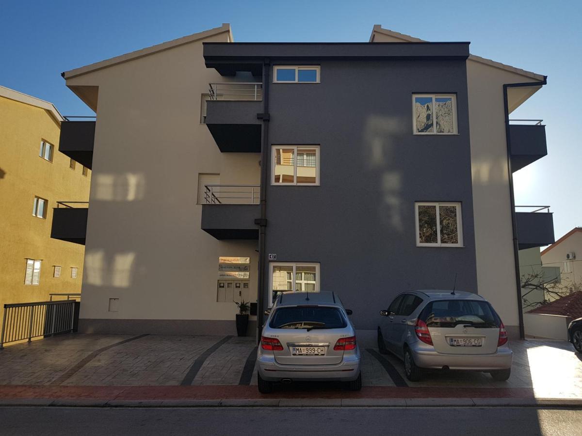 Grey House Lägenhet Makarska Exteriör bild