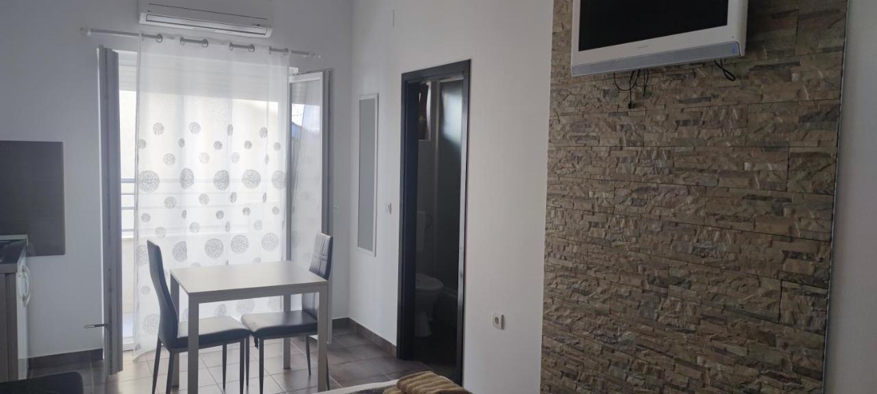 Grey House Lägenhet Makarska Exteriör bild